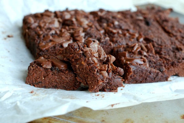 Chocolate chip almond brownie (barnvänlig brownie) //Baka Sockerfritt